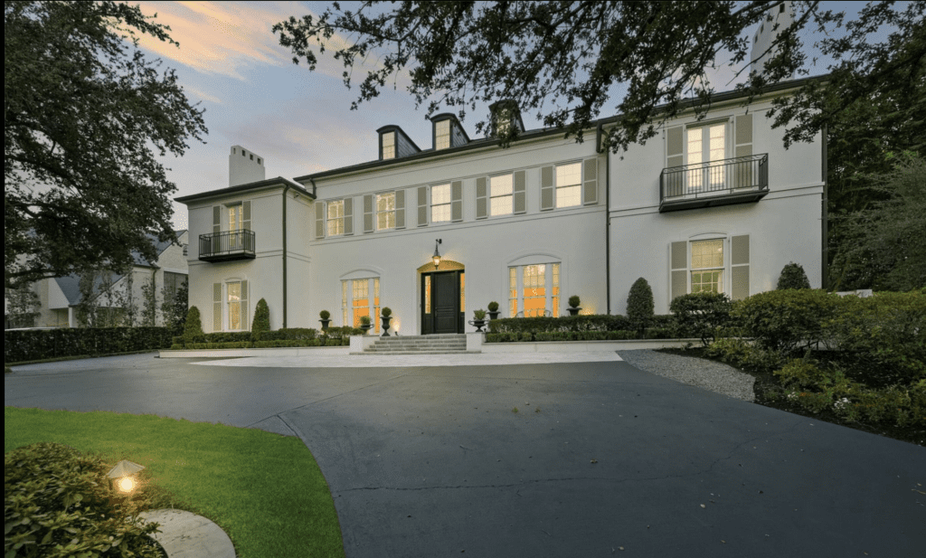 Street view of 1069 Kirby Drive in River Oaks.